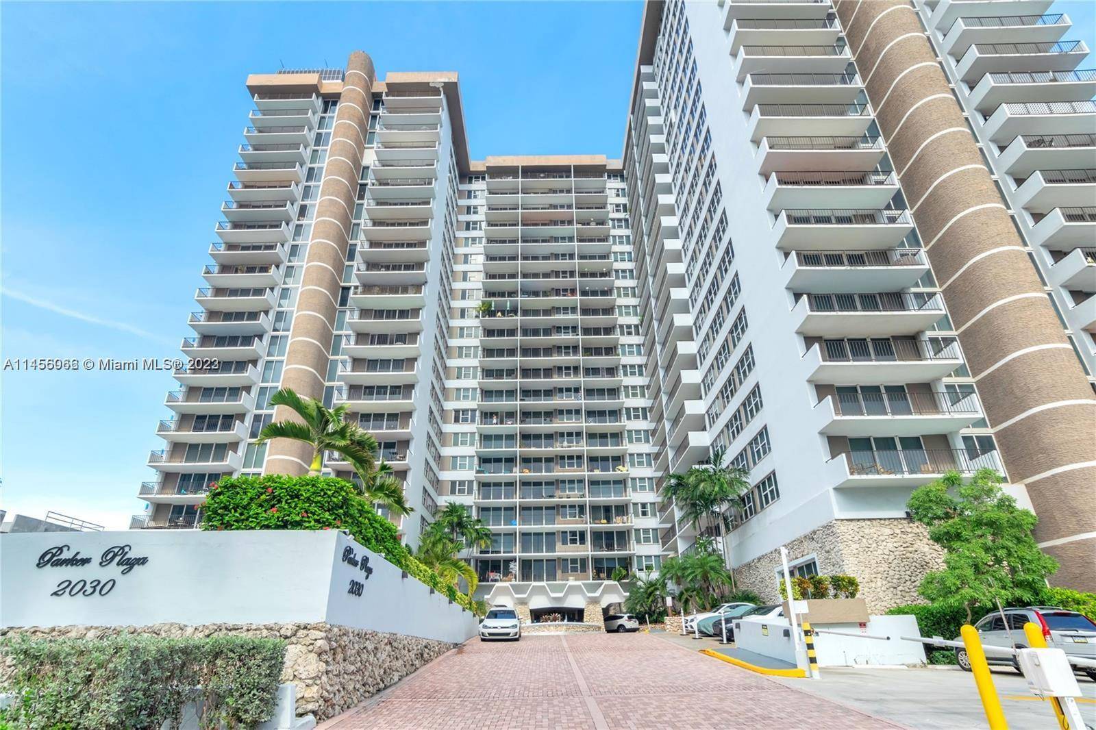 BEAUTIFUL PENTHOUSE 2 2 UNIT AT PARKER PLAZA.