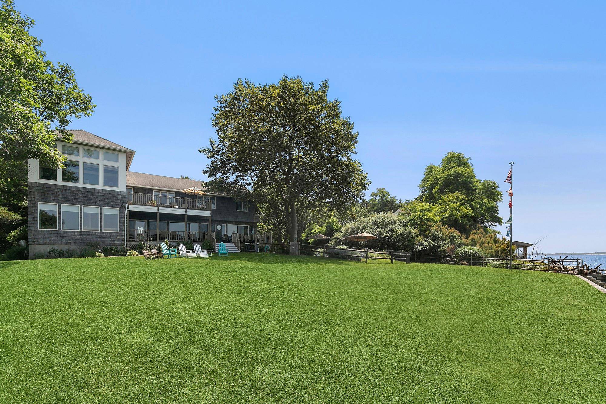 NEW TO MARKET. ENDLESS WATERFRONT VISTAS amp ; ICONIC SUNSETS.