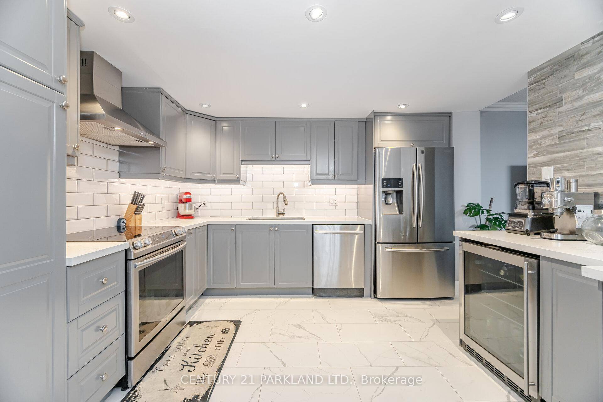 Welcome to the Highly sought Crossroad Condos.