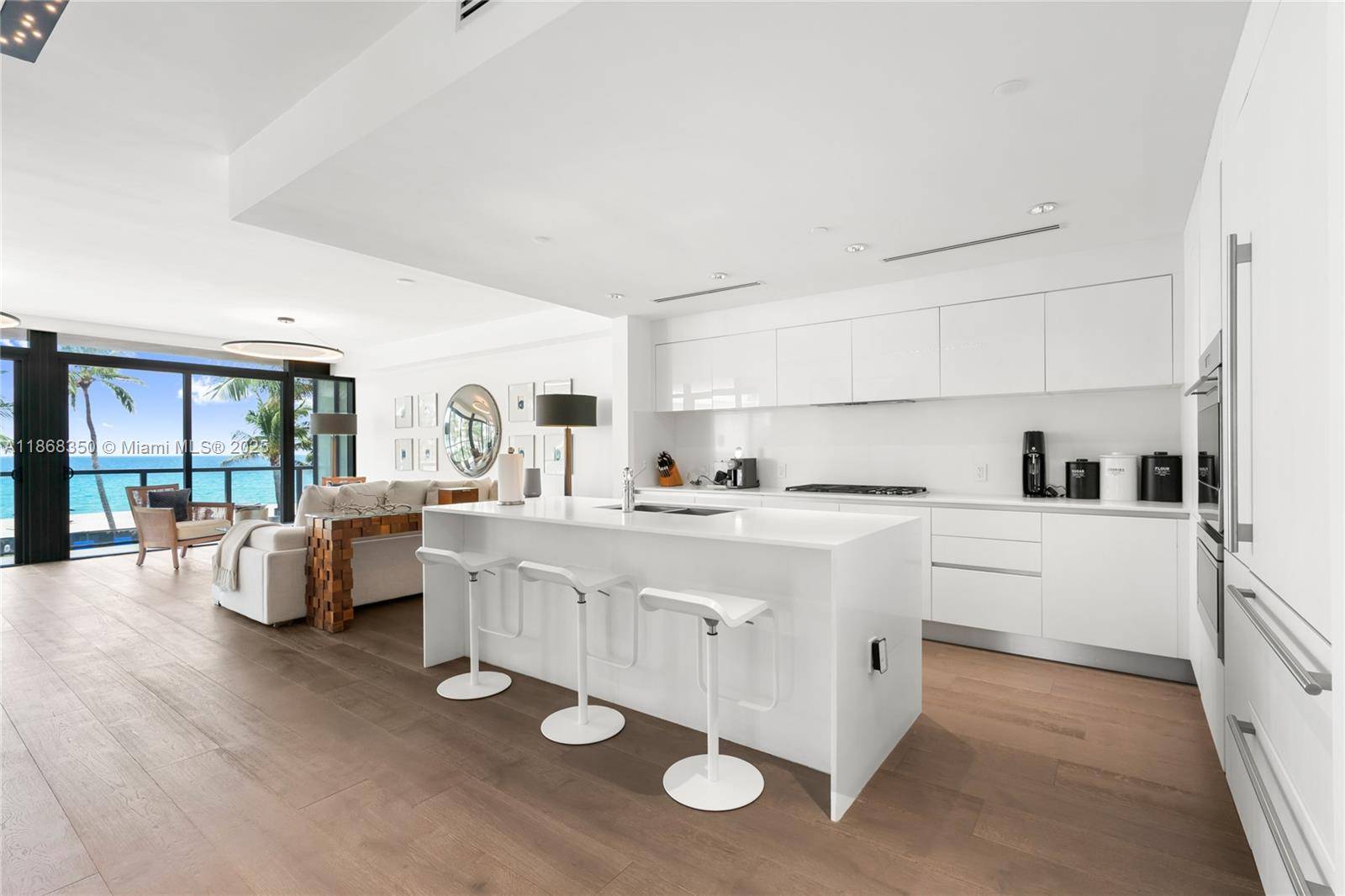 LUXURY OCEANFRONT RESIDENCE IN HOLLYWOOD BEACH Experience beachfront living at its finest in this stunning oceanfront unit located directly on the sand.
