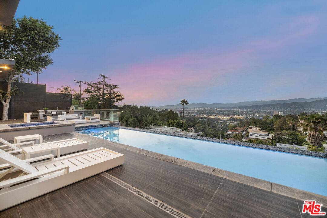 7275 Mulholland Dr 2BR Hollywood Hills East La