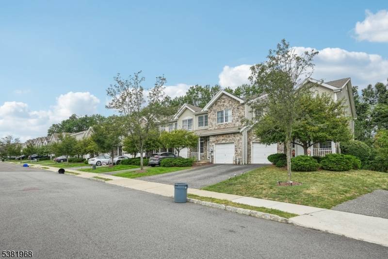 Welcome to one of the largest 3 bedroom townhomes model in the sought after Mazdabrook community !