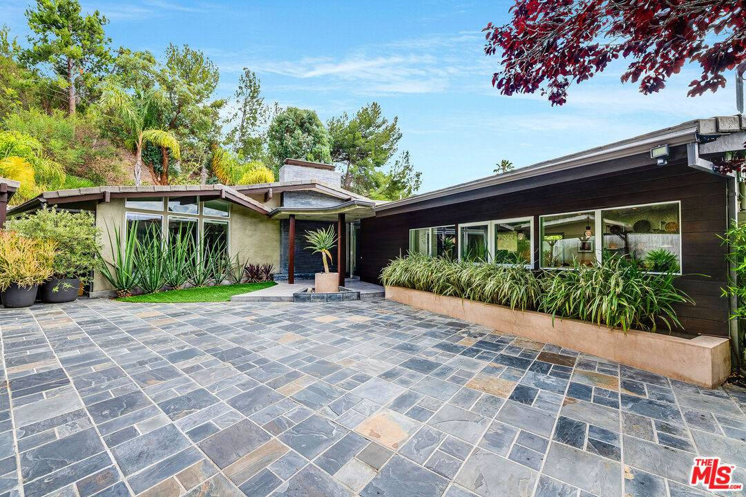 9718   HENSAL RD Beverly Hills LA