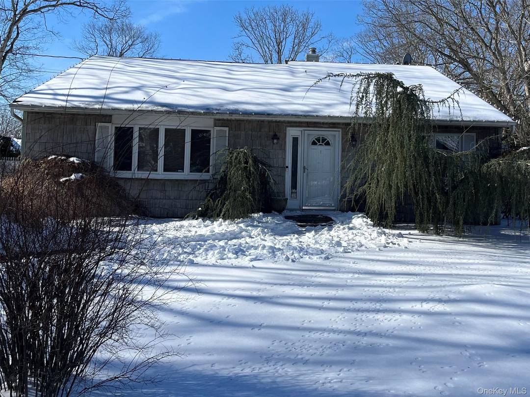 Great opportunity ! ! 4 bedroom 1 bath Ranch half acre.