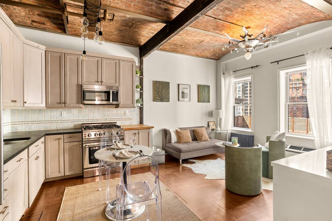 DOWNTOWN LIVING UPTOWN Whether you're seeking a refined full time residence or a more private alternative to hotel living, Apartment 11DB offers the perfect balance of character and comfort.