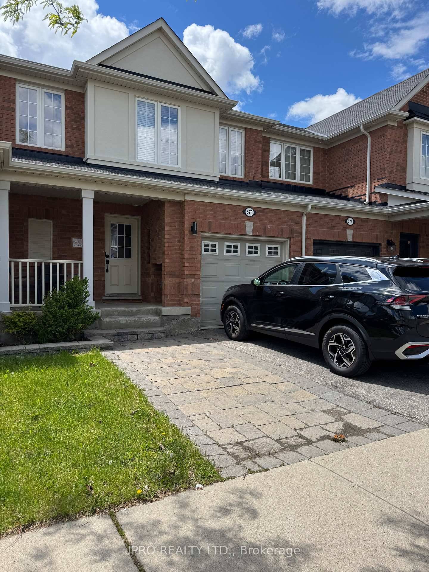Fantastic 3 Bed 3 Bath Town In Great Location In Beautiful Milton.