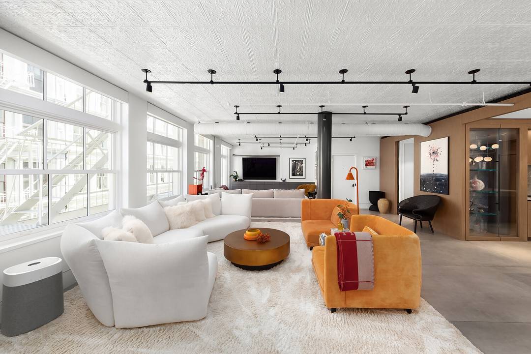 Introducing a Spectacular Triple Mint Soho Loft Masterpiece Featuring 3 Bedrooms Plus Home Office Welcome to 75 Grand St 4W, a show stopping loft masterpiece i n Prime Soho of ...