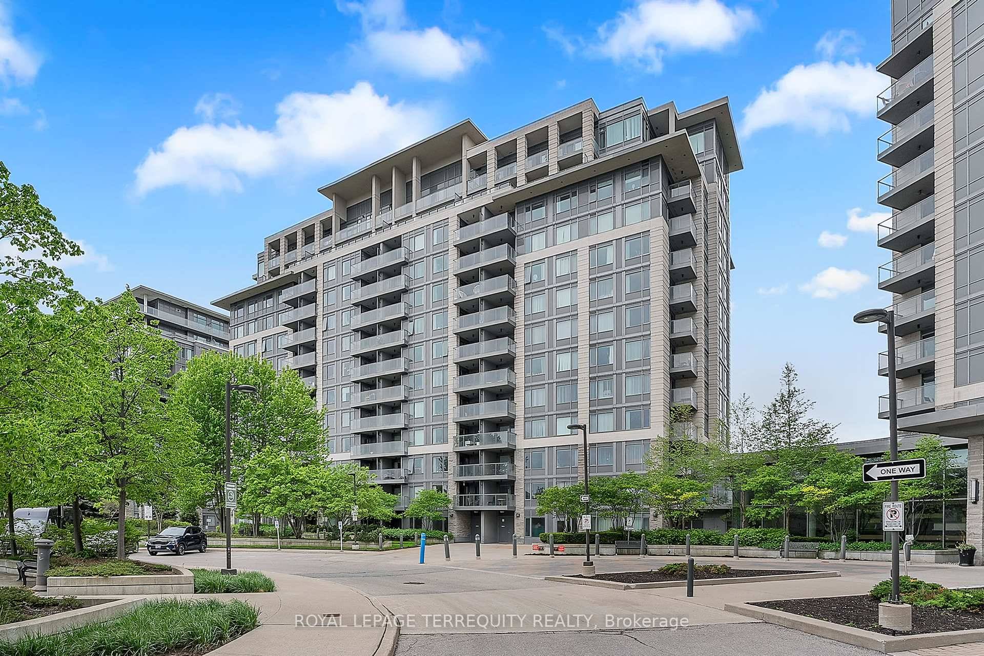 A Gem in Exclusive Thornhill Where Sophistication Meets Serenity.