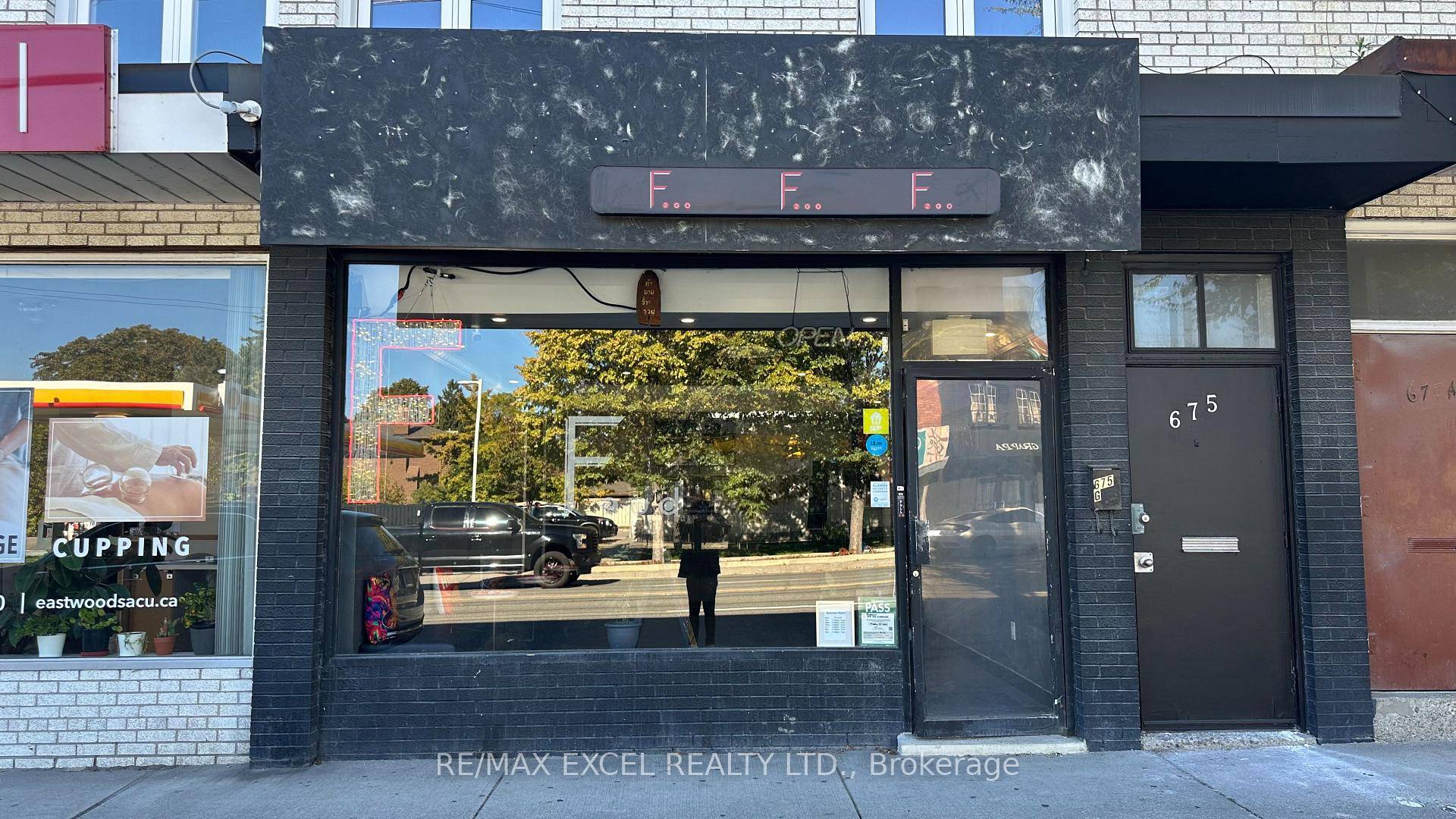 Great opportunity to own a QSR located in the Queensway.