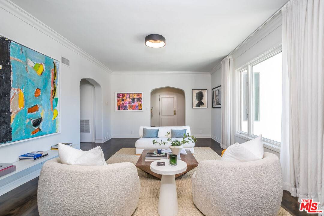 1424  N CRESCENT HEIGHTS BLVD Hollywood Hills East LA