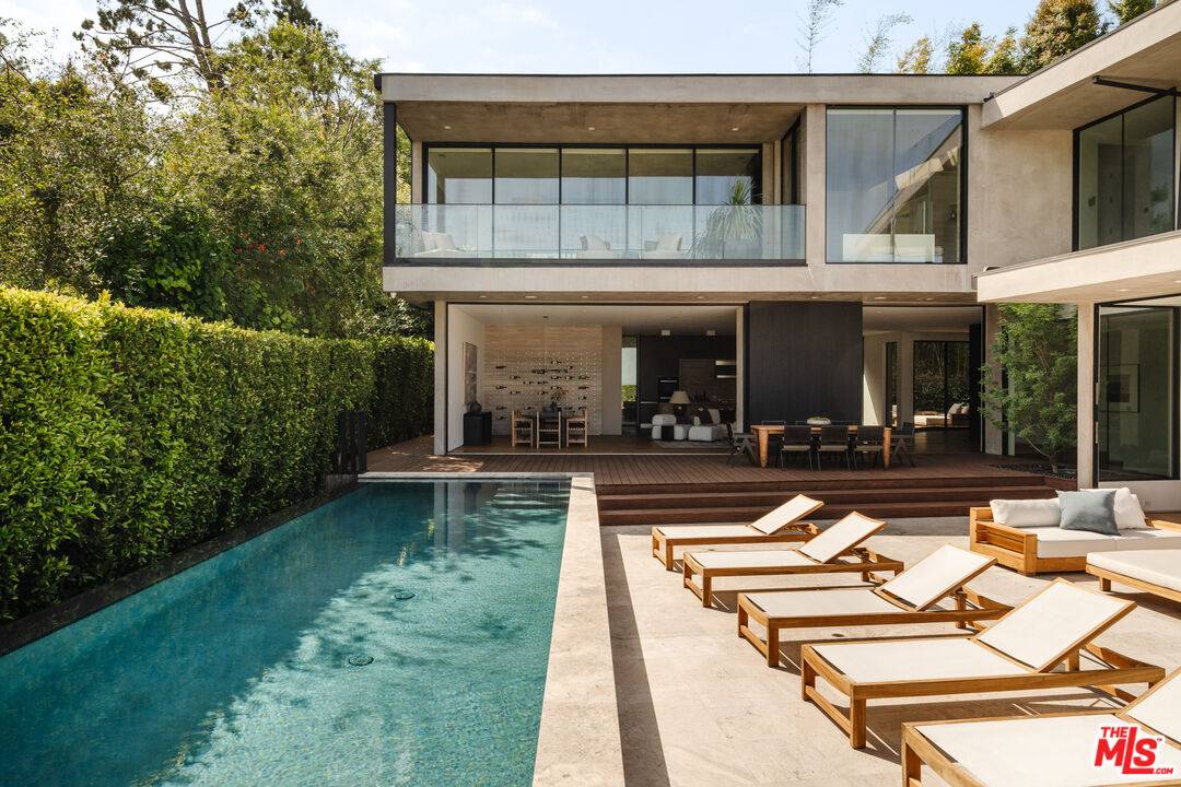 1383   Londonderry Pl 4BR Sunset Strip La