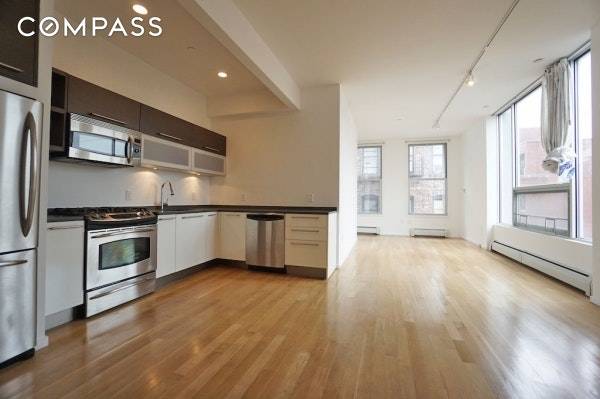 Paul Hunt of Rutenberg Realty is the exclusive listing agent for this apartment.