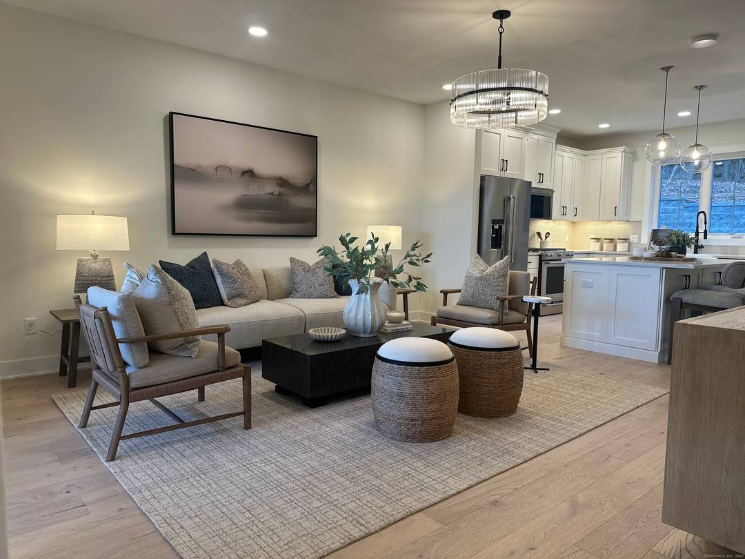 Stylish, spacious, and thoughtfully designed, the Madaket makes everyday living effortless.