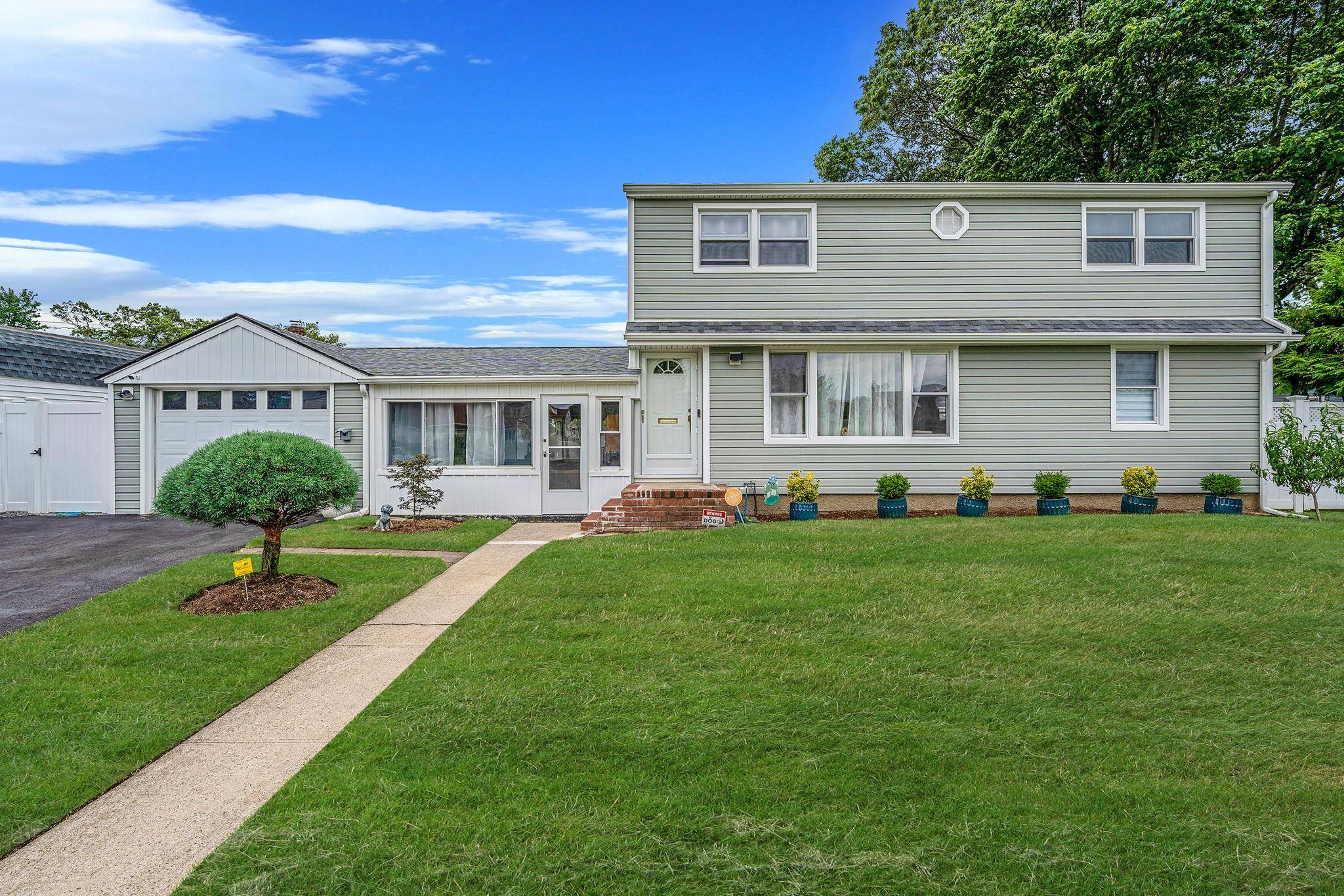 Welcome to this renovated home at 1031 Jerome Road in Franklin Square, located in the Valley Stream School District 13 !