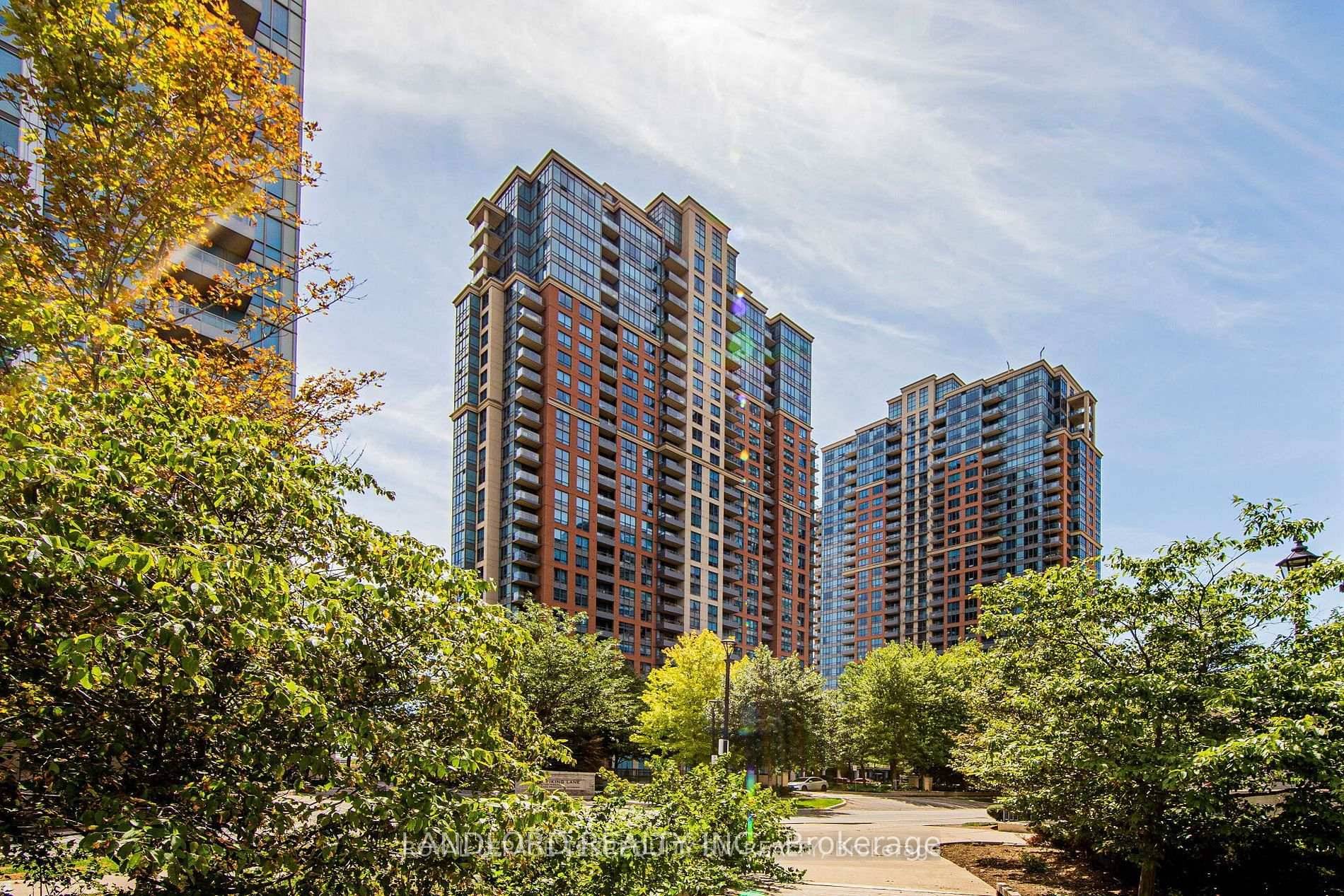 Vacant, move in ready, and professionally managed suite directly across from the Kipling subway and GO train stations !