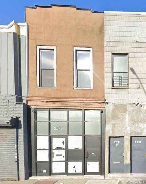 This mixed use property offers an ideal live work space.