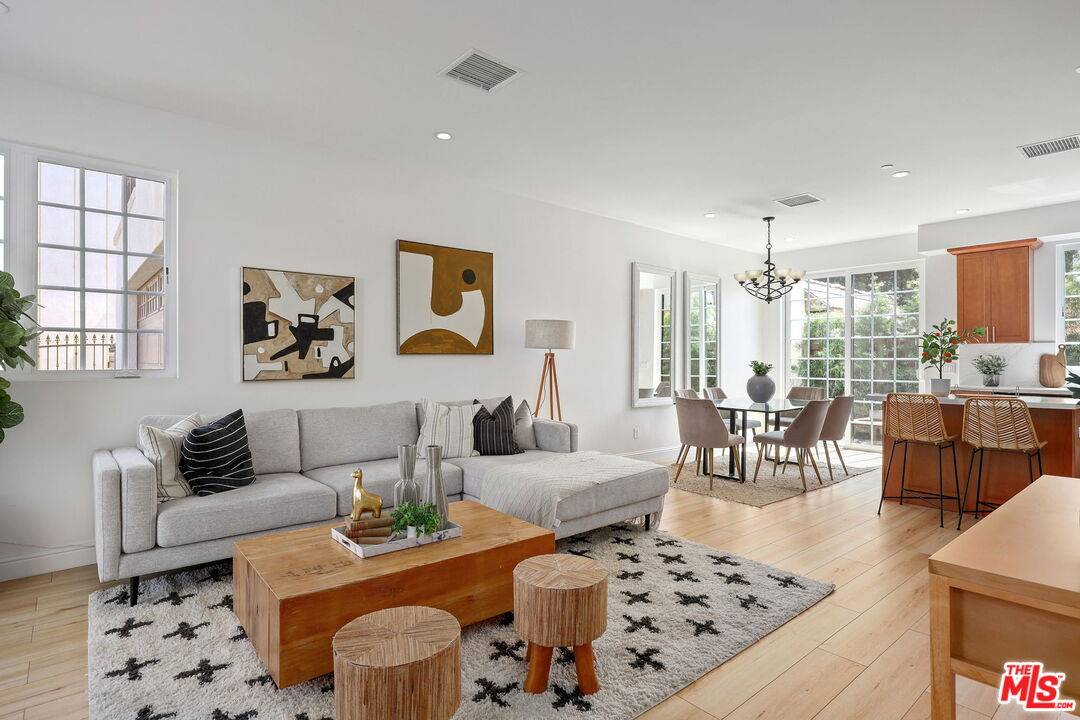 7966  1st St 2BR Beverly Grove La