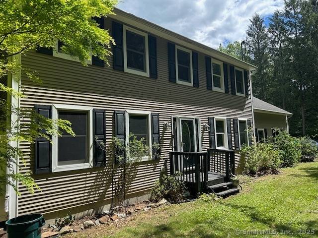 3 Bedroom colonial with 3.