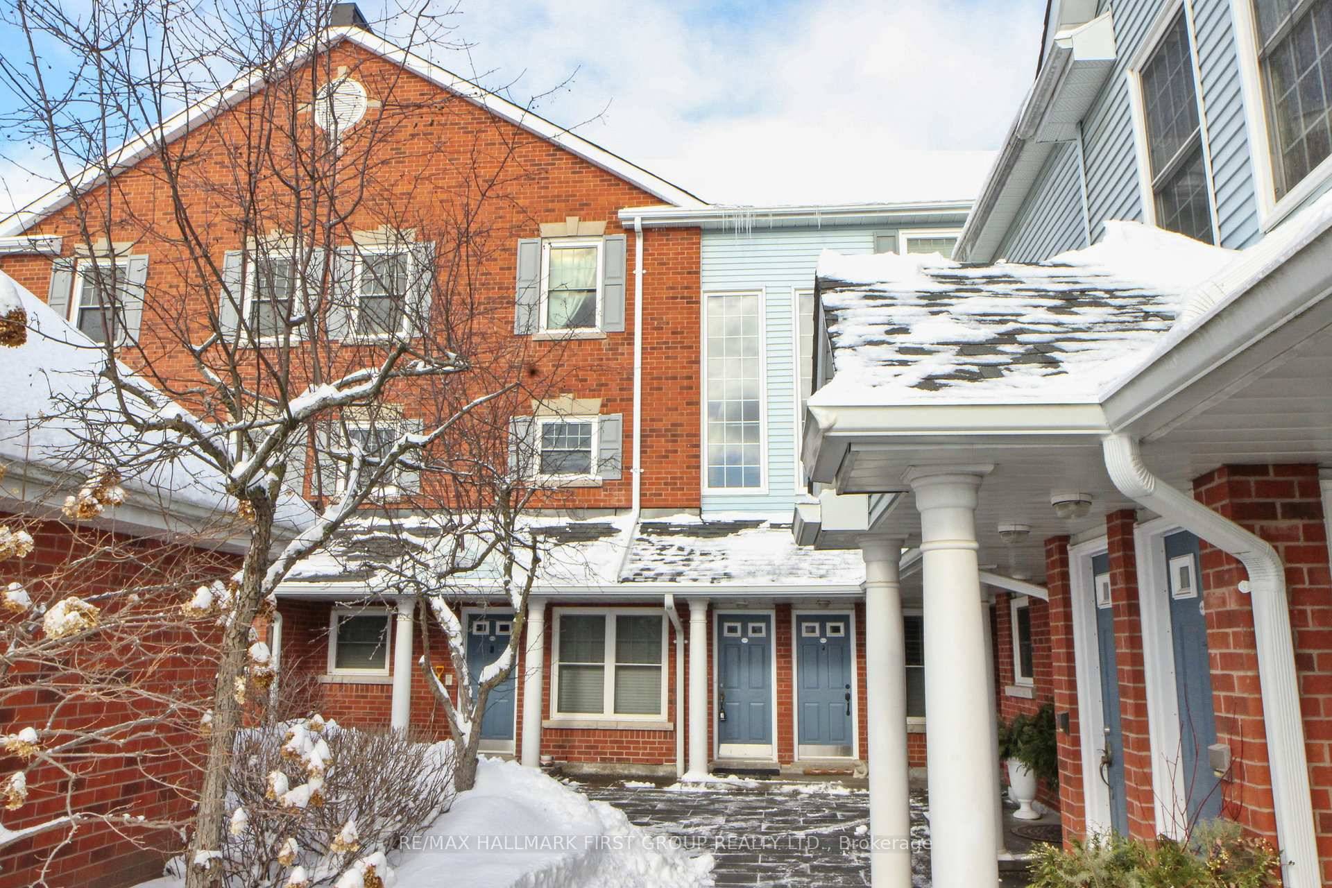 Spacious 3 Bed 3 Bath 1, 660 sq.