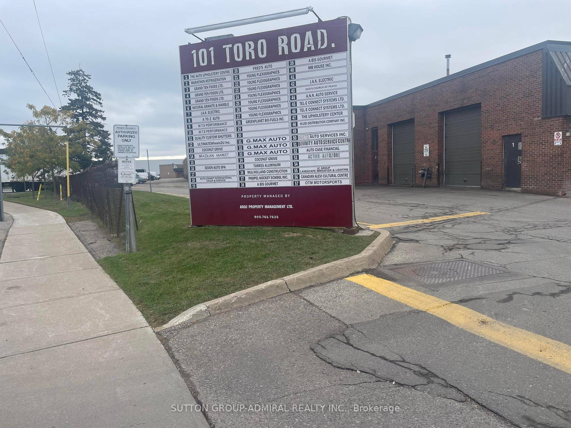 Very desirable location. Rarely found mechanic, auto body repair and car sales.