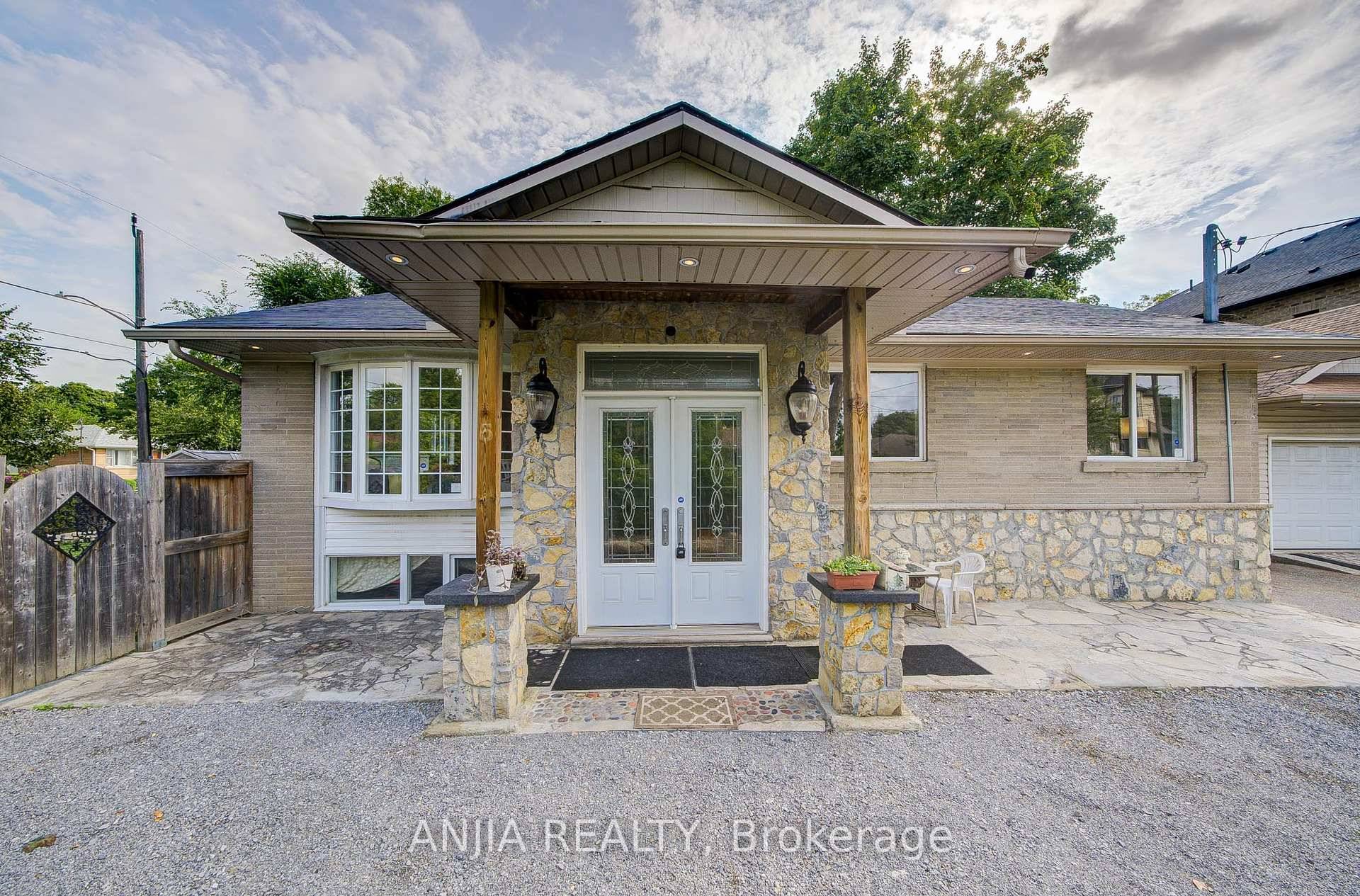Bright and spacious Bungalow, Premium 112x54 Ft Lot.