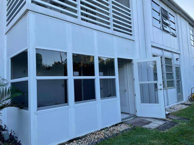 MAINTENANCE ONLY 397. 03, INCLUDES WI FI INTERNET AND TV NEW AC, NEW WATER HEATER, NEW ELECTRIC PANEL, FULLY FURNISHED WITH PRIVATE BACKYARD.