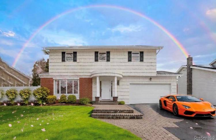 Welcome to this spacious 2, 400 sq.