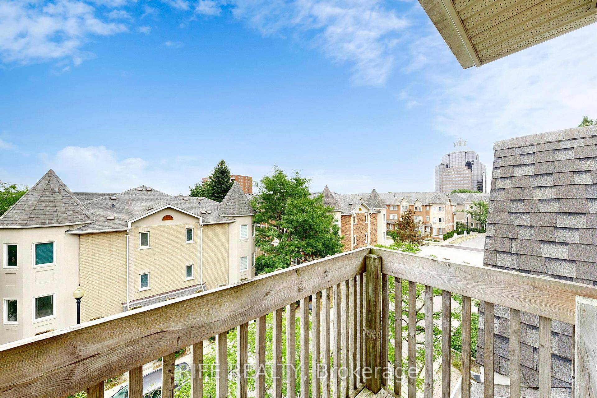 Welcome to 28 Rosebank Dr 703 the most practical and value packed layout in this sought after community, offering a rare 4 storey design with versatile living spaces and exceptional ...