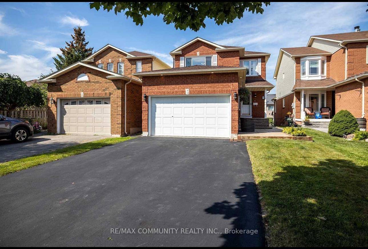 Stunning 4 bedroom 2 storey Detached house for Lease in great Bowmanville Neighborhood.