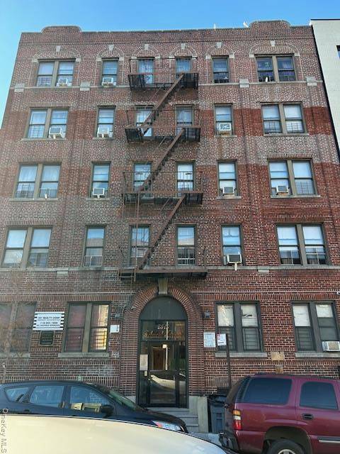 Professionally managed, Bronx multi unit building in good condition, in a prime Central Bronx location.