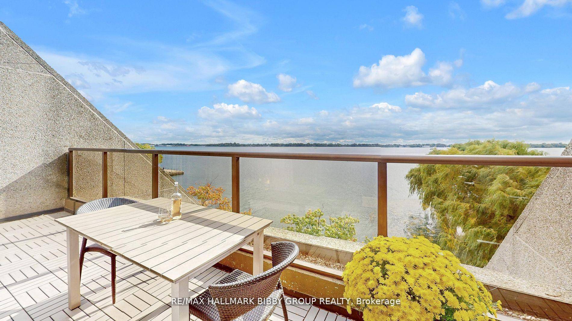 Welcome to your urban cottage in the heart of the city !