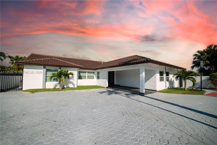 NICE COMPLETELY REMODELED MANSION !