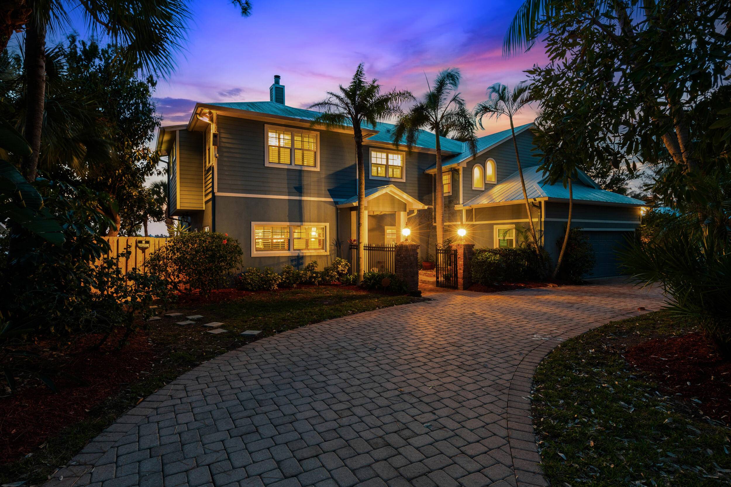 Stunning Waterfront Home with Southwest ExposureWelcome to your dream waterfront retreat !