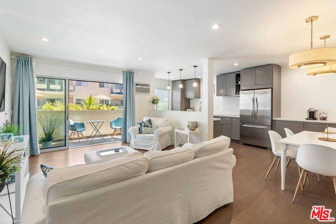1233 N Laurel Ave 2.0 Hollywood Hills East LA