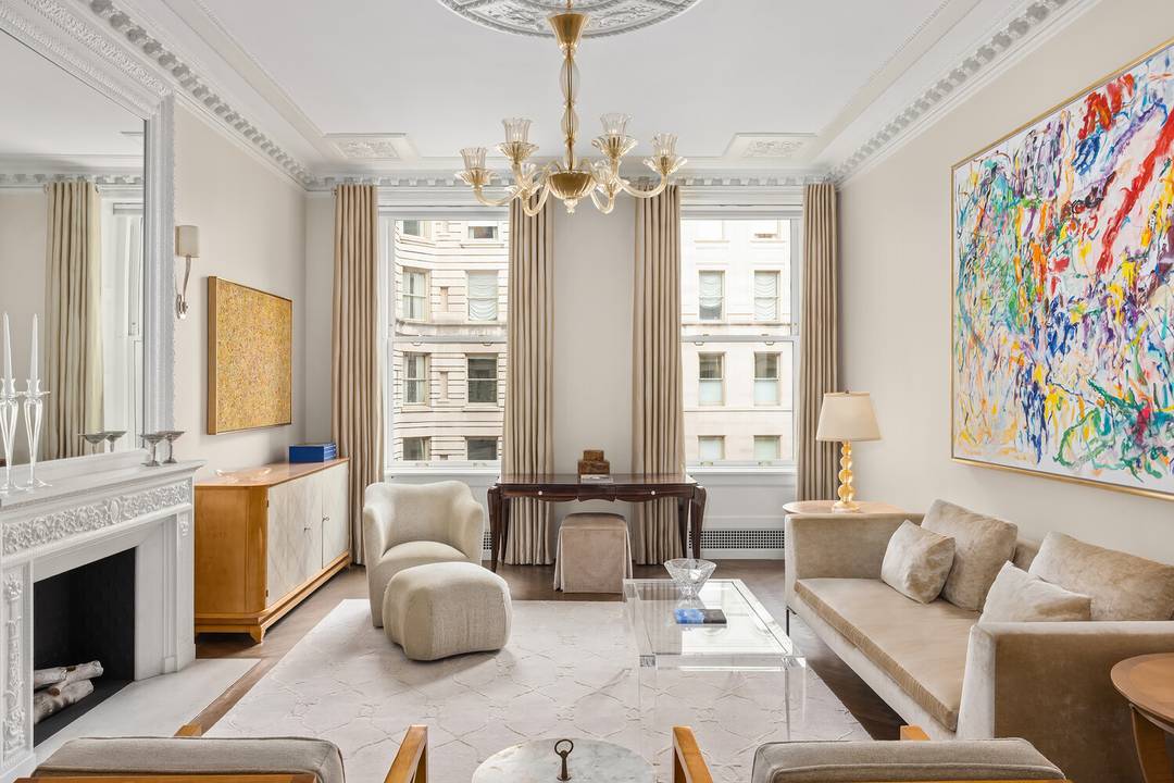 Residence 9D epitomizes the timeless elegance and architectural distinction of the legendary Apthorp.