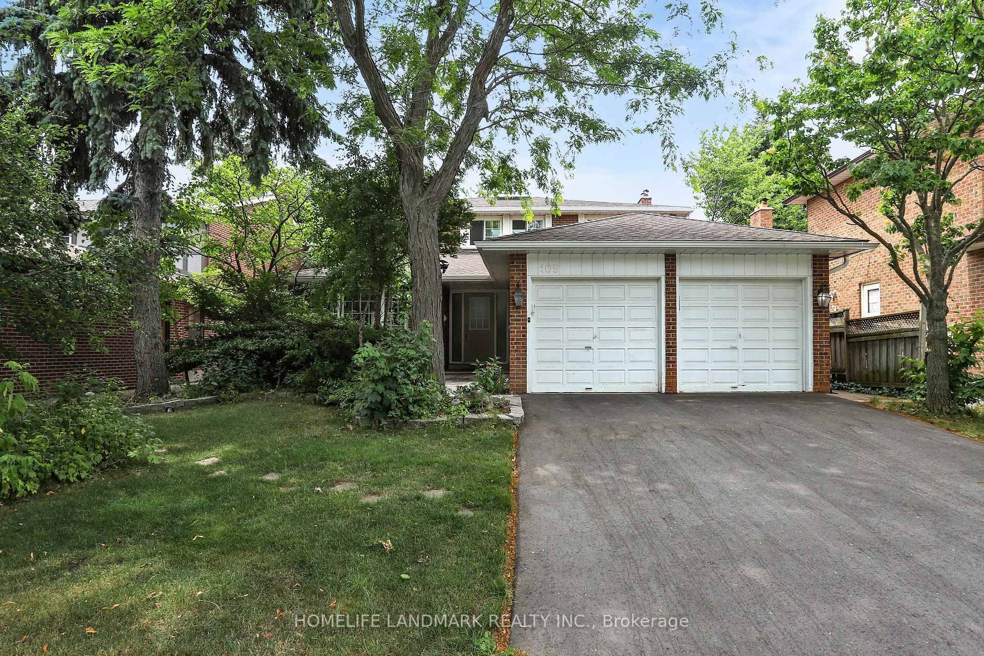 Must See ! Fantastic 2 Car Garage Detached Home Situated On A Prime 50 Ft Lot In Prestigious Thornhill.