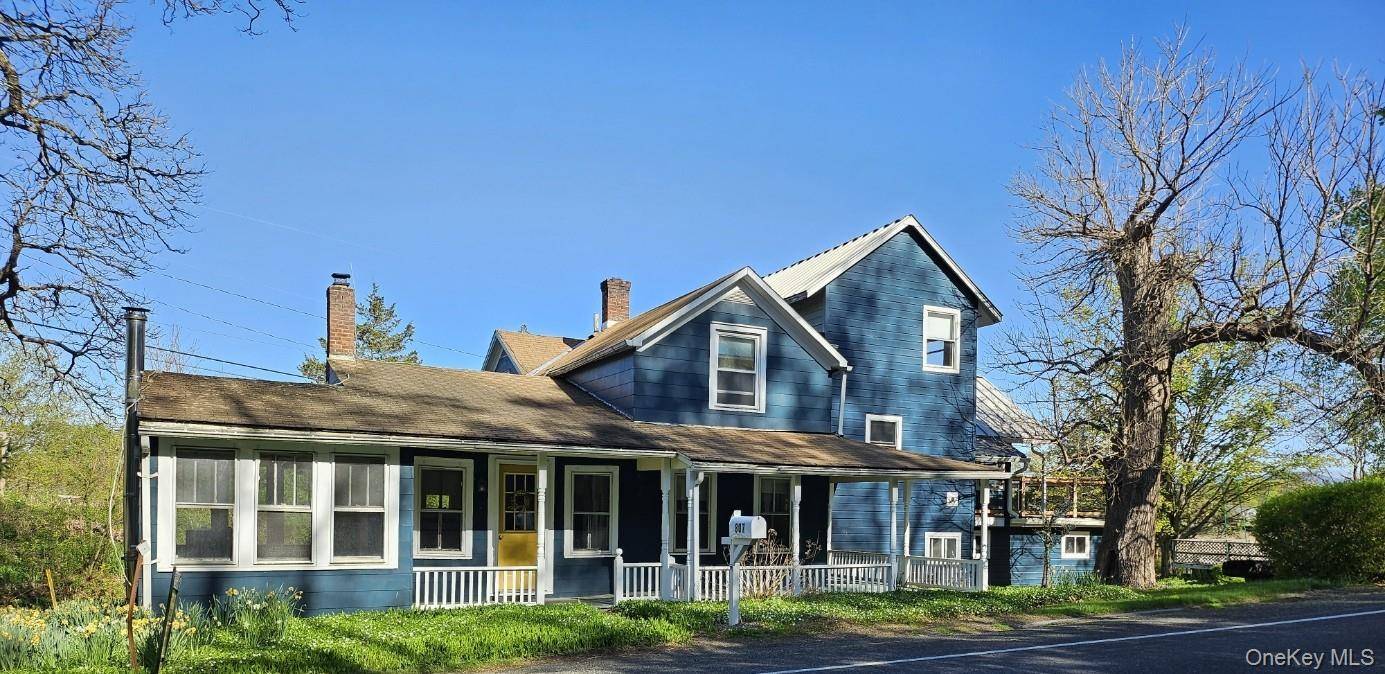 Step back in time to this wonderful 3 bedroom, 2.