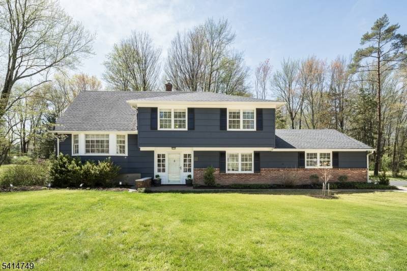 Beautifully renovated 4 bdrm, 2.