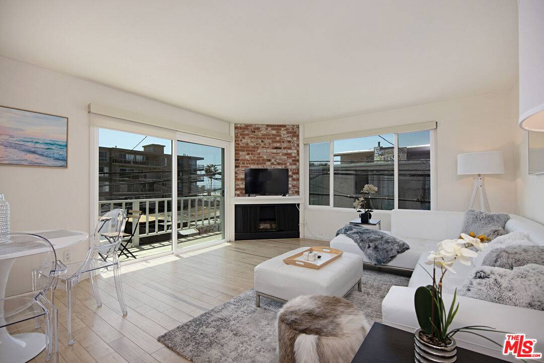 10   19th Ave 2BR Marina Del Rey La