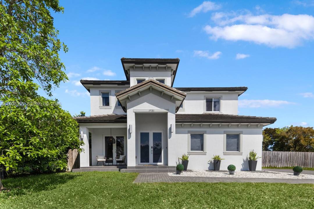 Welcome home ! This stunning 4 bed, 4 bath single family home offers 3, 600 sq.