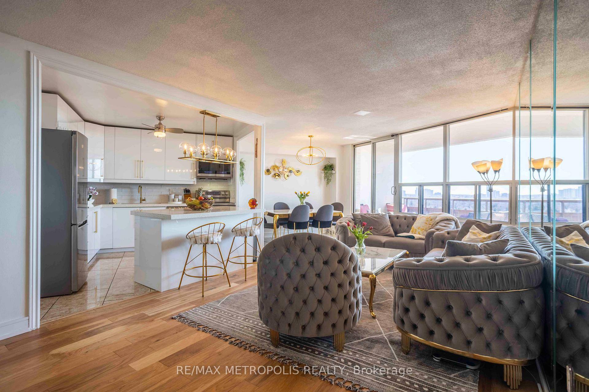 Welcome to this rare and spacious 3 bedroom, 2 bathroom penthouse suite located at 15 Vicora Linkway in Toronto.
