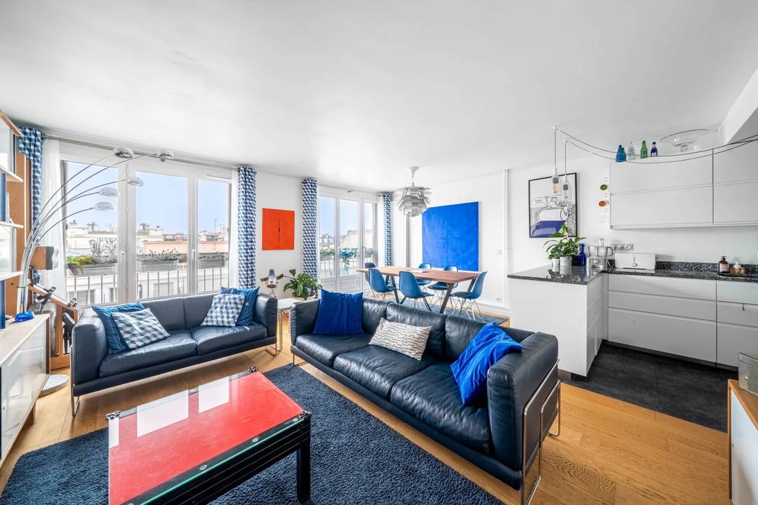 Paris XIVème - Rue de Châtillon: High floor family apartment with open view