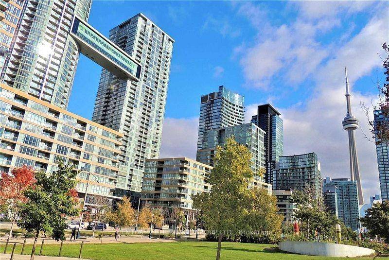 Step into modern downtown living in this stunning l bedroom Den condo located in the highly sought after Parade building at CityPlace.