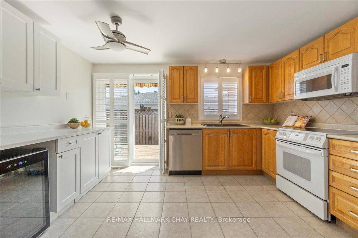 Well maintained 3 1 bedroom, 2 bath detached home in an established and welcoming family friendly neighbourhood.