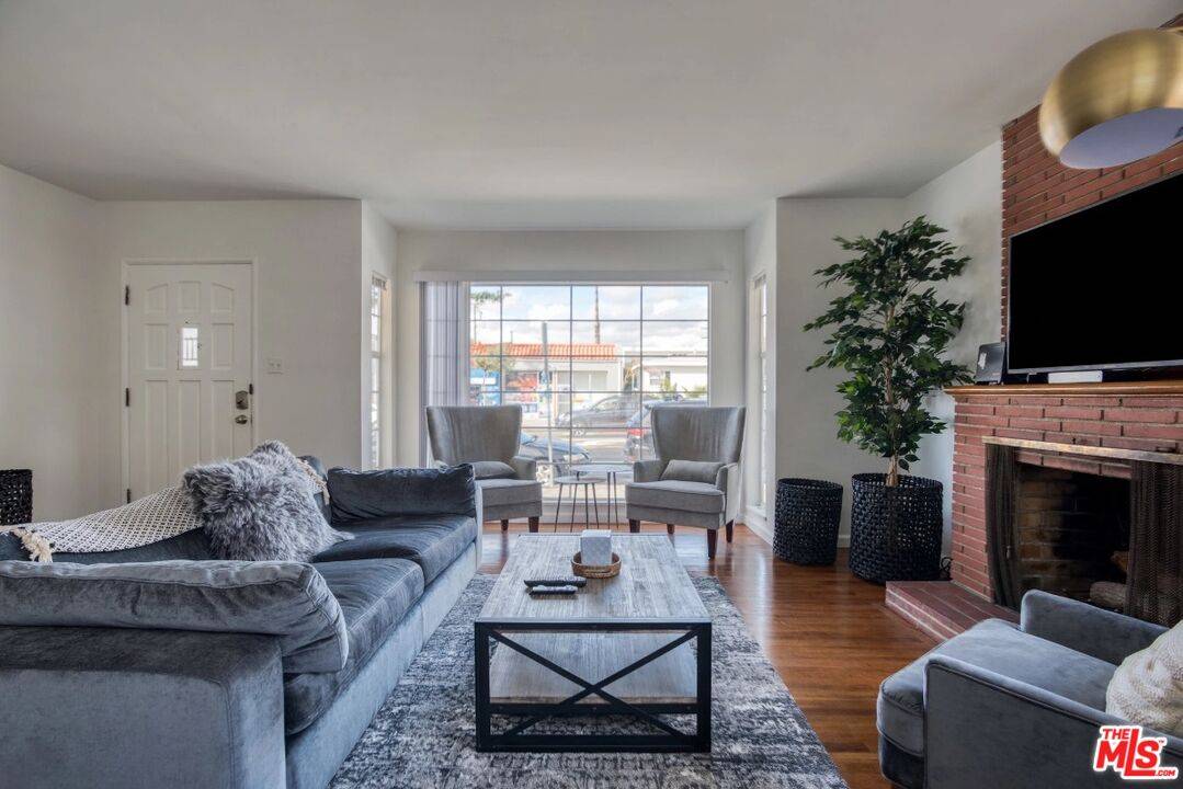 2312   Ocean Park Blvd 2BR Santa Monica La