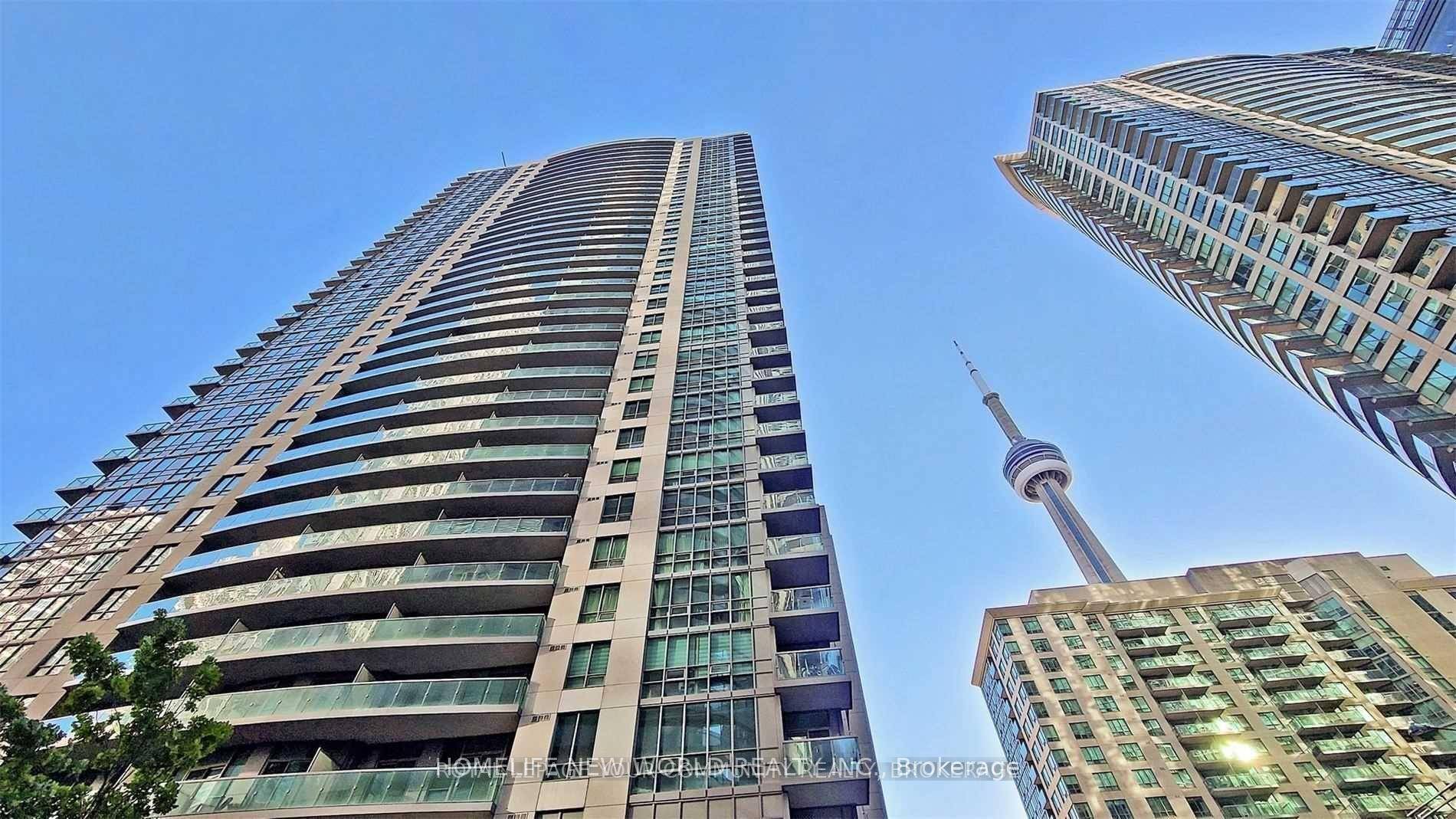 Gorgeous, Well Maintained 2 Bedroom Unit With 2 Bathrooms In Prime Downtown Waterfront Location Featuring Modern Open Space Design With Upgraded Kitchen With Breakfast Bar, Granite Countertop And S S ...