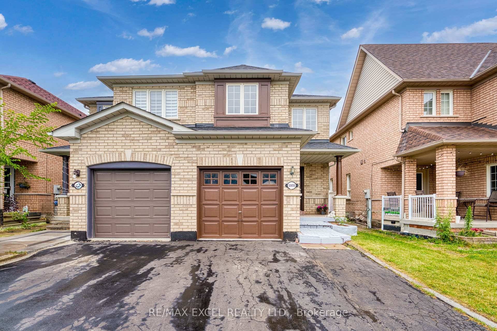 Charming 3 Bedroom Semi Detached Home in Sought After Churchill Meadows, Mississauga.
