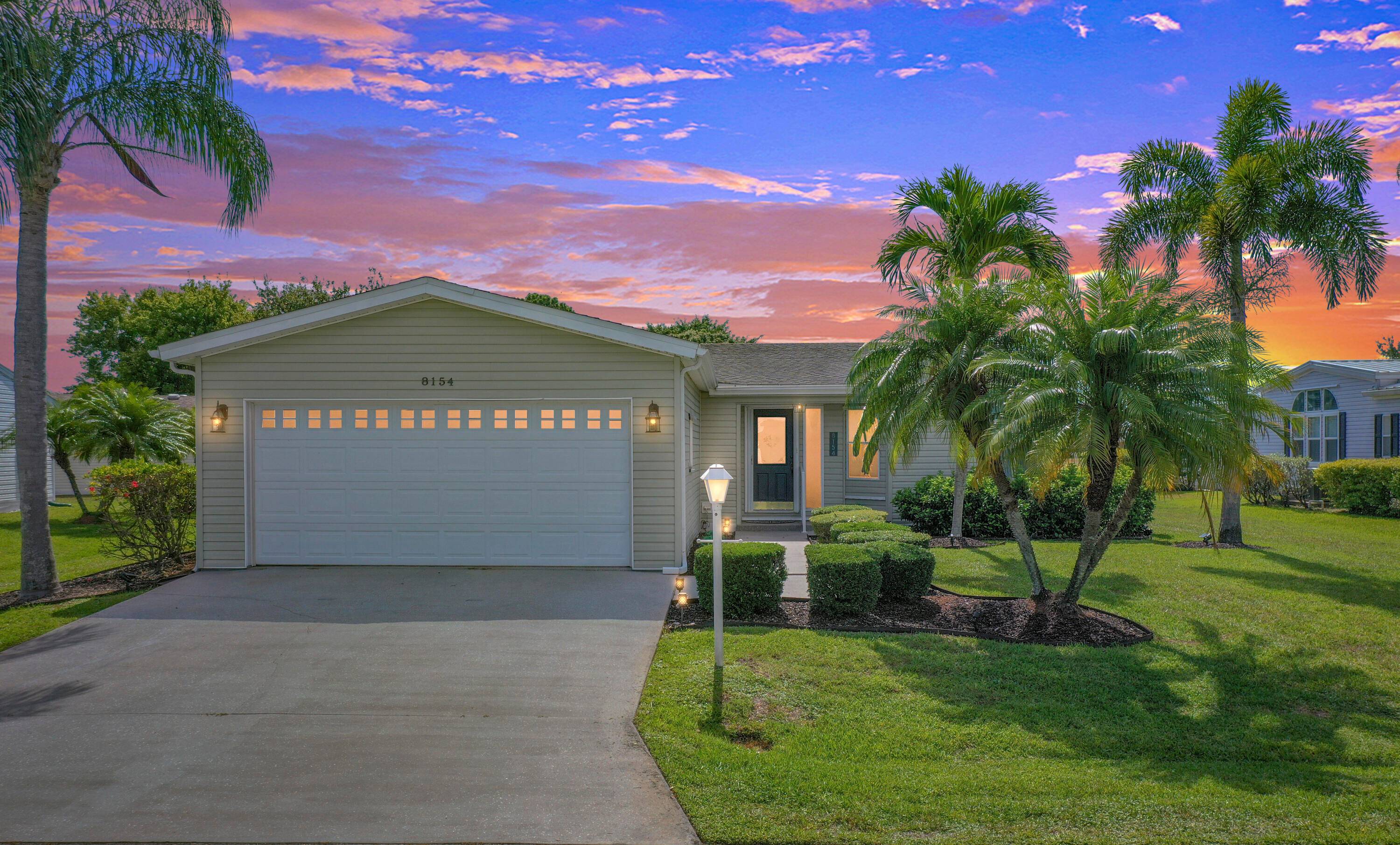 Spacious 2 2 2 in the ever popular Savanna Club 55 community.