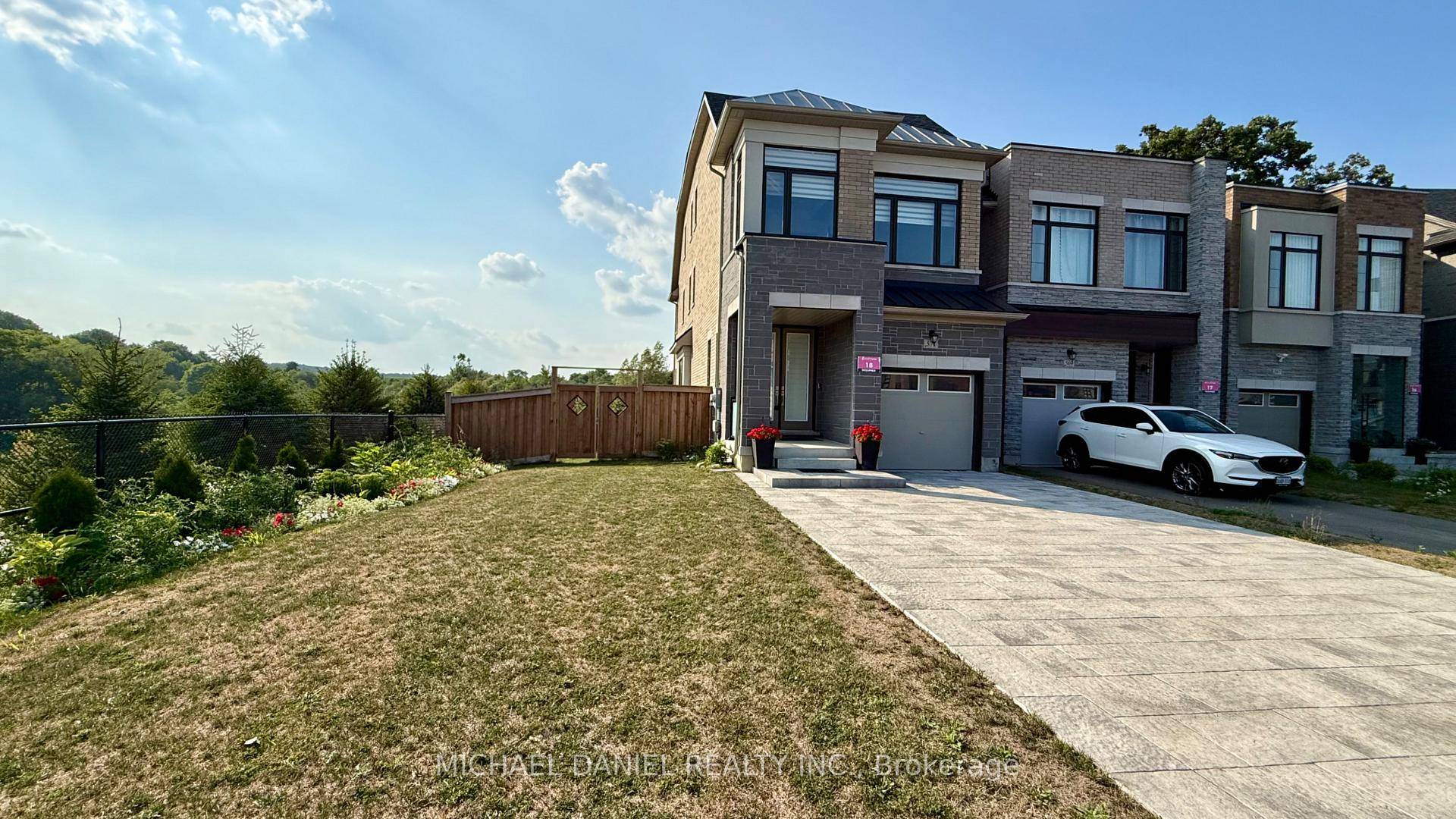 Cozy 4 Bdrm Single Detached Country Wide Home 2989 sqf of Total Living Space Offers A Unique Combination of Natural Beauty and Modern Comfort.