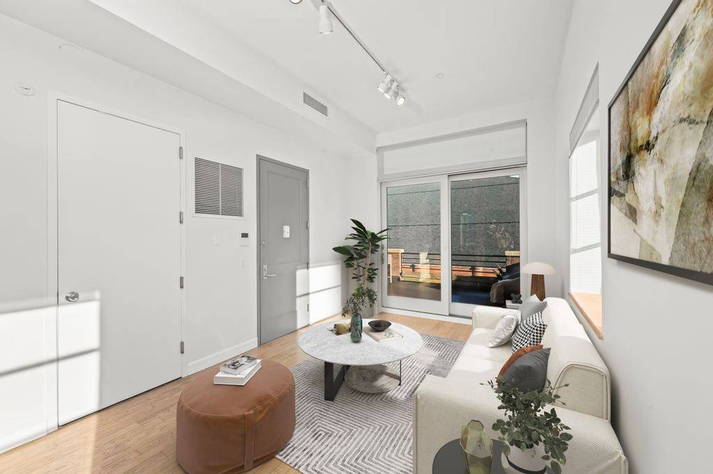 Large, private roof amp ; all season terrace in Park SlopeThis 1 bedroom, 1 bathroom, top floor residence offers a uniquecombination of thoughtful design, private outdoor space, brilliantlight, and effortless ...